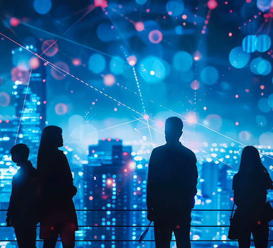 In-company training section featuring tailored employee solutions, a professional team image, and benefits for team cohesion and company performance
